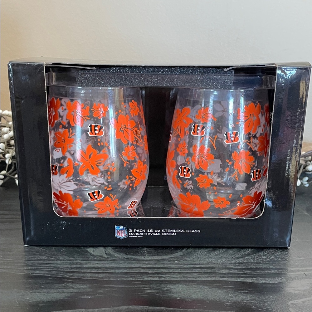 NIB 2 Pack NFL Cincinnati Bengals Margaritaville Design Stemless Wine Glasses